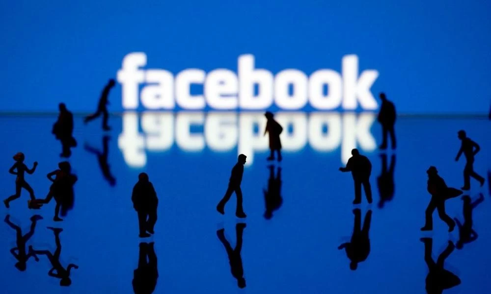 "Περνάει" κρίση το Facebook: Απειλή για τον Ζούκερμπεργκ τα αποκαλυπτικά έγγραφα της Χάουγκεν